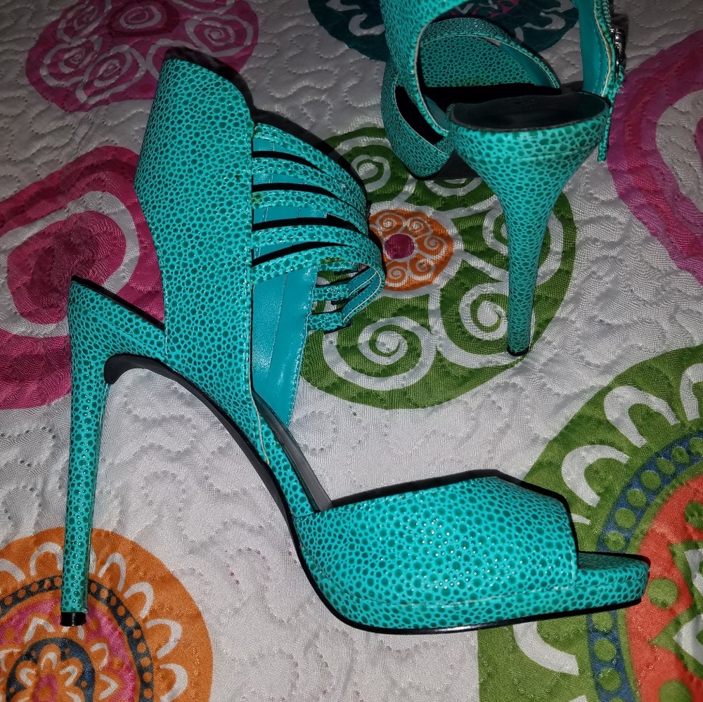 Aqua green/blue heel